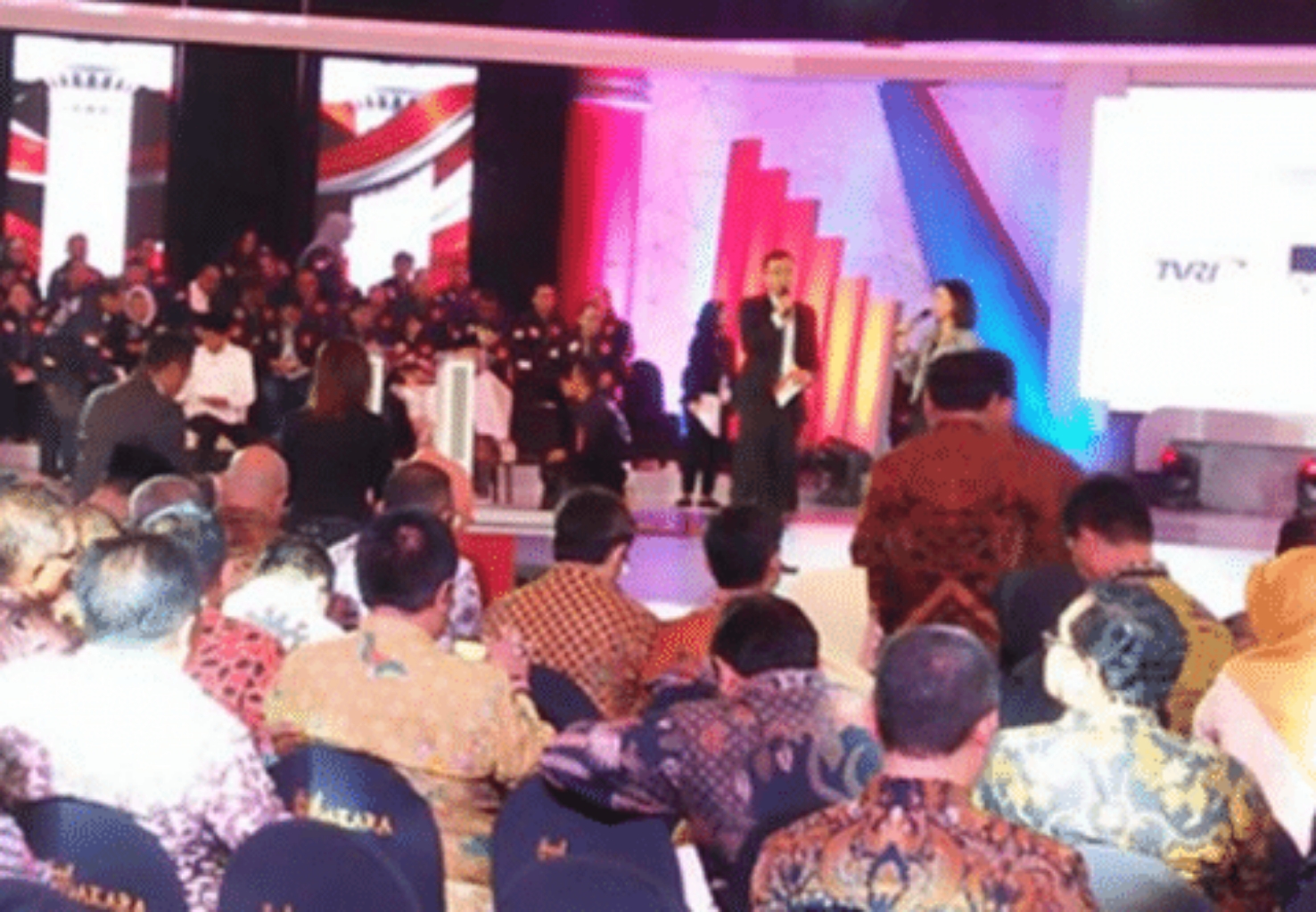Debat Capres Perdana, Prabowo dan Jokowi Saling Sindir