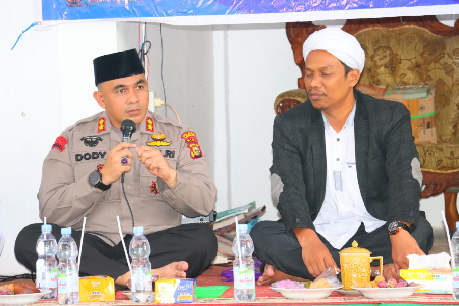 Kapolres Inhu Silaturrahmi Bersama Ulama di Majelis Zikir TNAJ