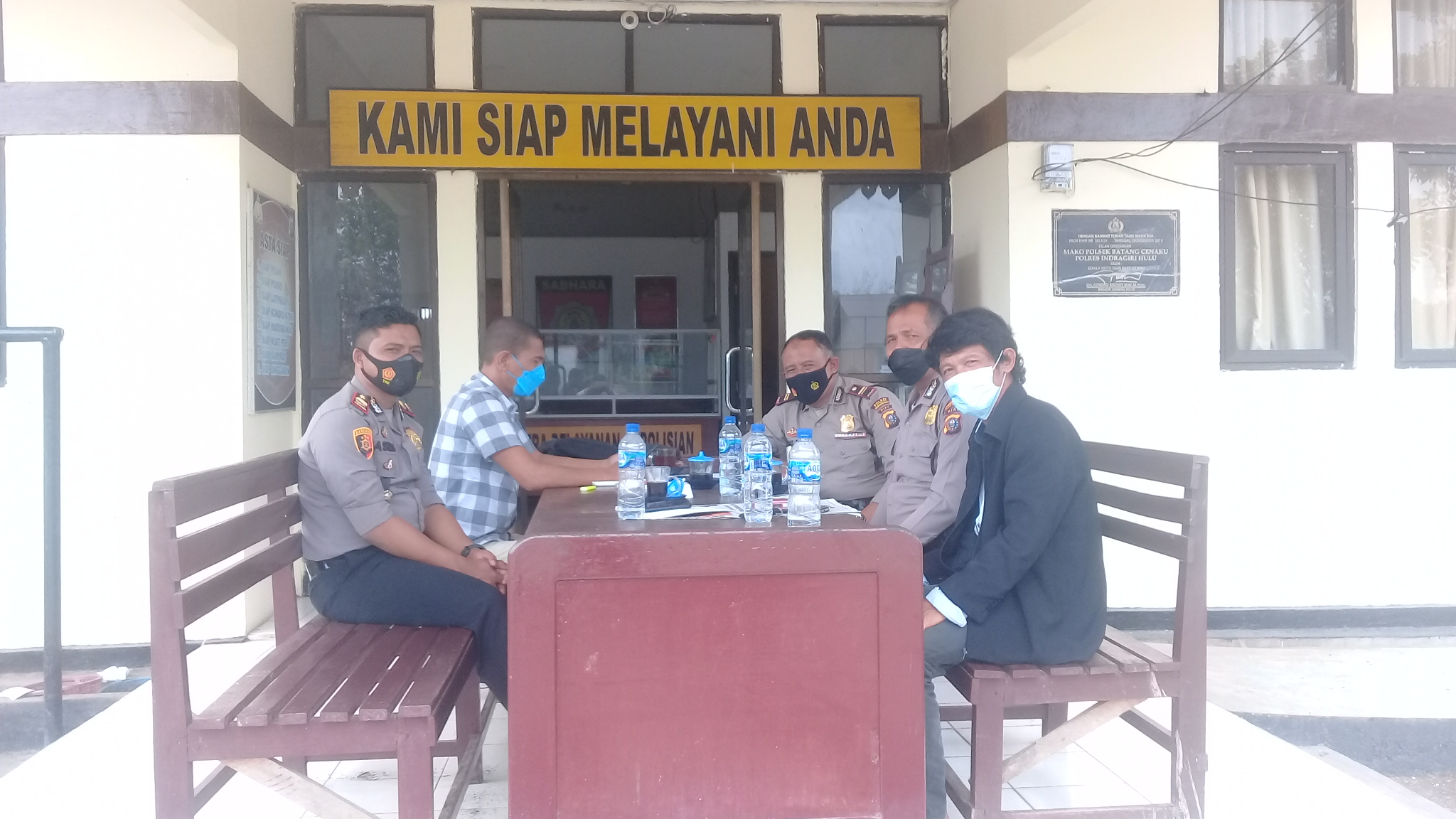 Bersama Kasat Tahti, Kapolsek Sambut Hangat Silaturahmi OKP Setempat