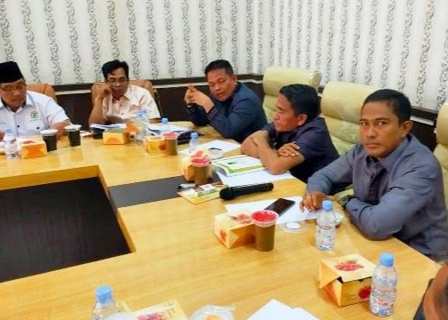 DPRD Rohil Sarankan PTPN IV - Masyarakat Raja Dilaut Turun Lapangan Tentukan Titik Koordinat Lahan