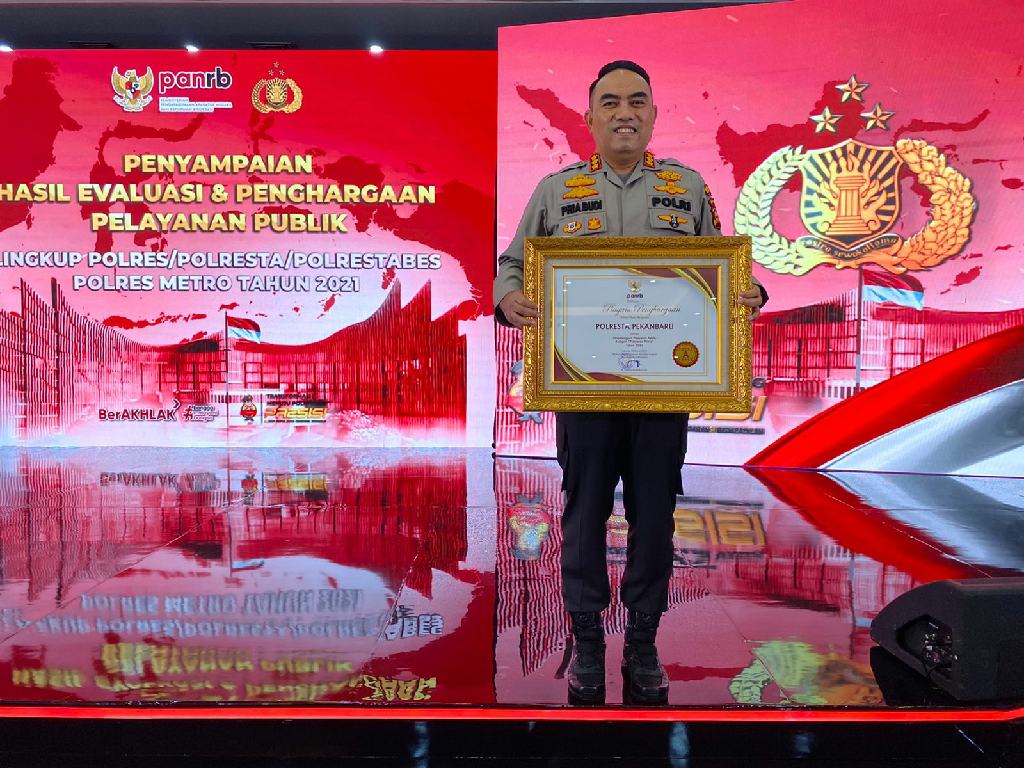Berikan Pelayanan Publik Terbaik, Polresta Pekanbaru Raih Penghargaan
