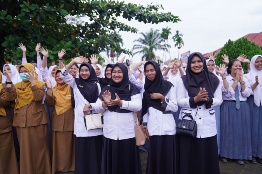 Sudah 4 Kabupaten/Kota di Riau Usulkan Pencairan Gaji Guru Bantu Provinsi