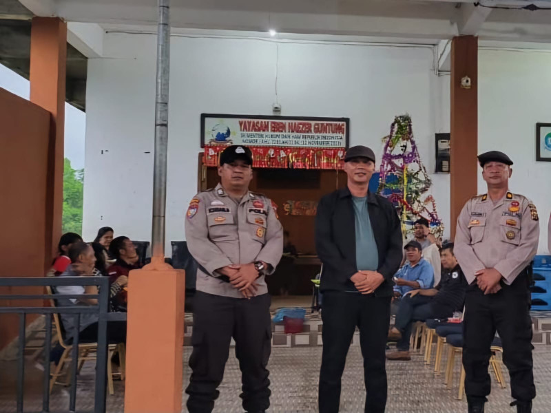 Polsek Kateman dipimpin Kanit Samapta AKP JUMRI Berikan Pengamanan Ibadah Kebaktian Minggu di Rumah Ibadah El Shadai Sungai Guntung