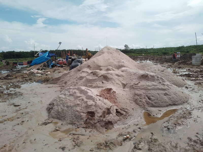 Masyarakat Rupat Utara Kecewa Pembangunan Rumah Sakit Madya Rupat Menggunakan Pasir Pantai