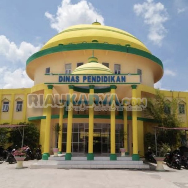 Miris, Pengadaan Mobiler 19 Sekolah di Rohil Tak Selesai Tapi Pengajuan Pencairan Diteken 100 Persen