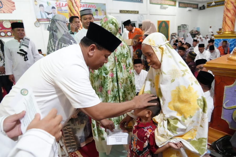 Saat  Safari Ramadhan Di Cerenti,  H. Suhardiman Amby Kembali Sampaikan Jika Masyarakat Sudah Bisa Berobat Gratis
