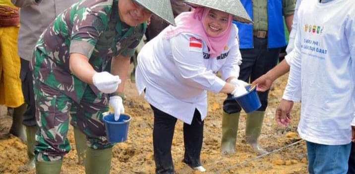 Dampingi Kepala Staf Angkatan Darat TNI RI Launching Program Ketahanan