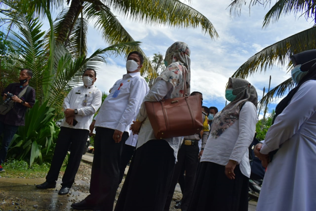 Tinjau Korban Banjir Bandang Guntor, Bupati Perintahkan Kadis Sosial Salurkan Bantuan 
