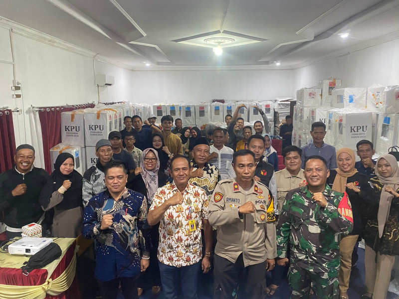 Kapolsek Kateman Hadiri Rapat Pleno Rekapitulasi Suara Pilkada 2024