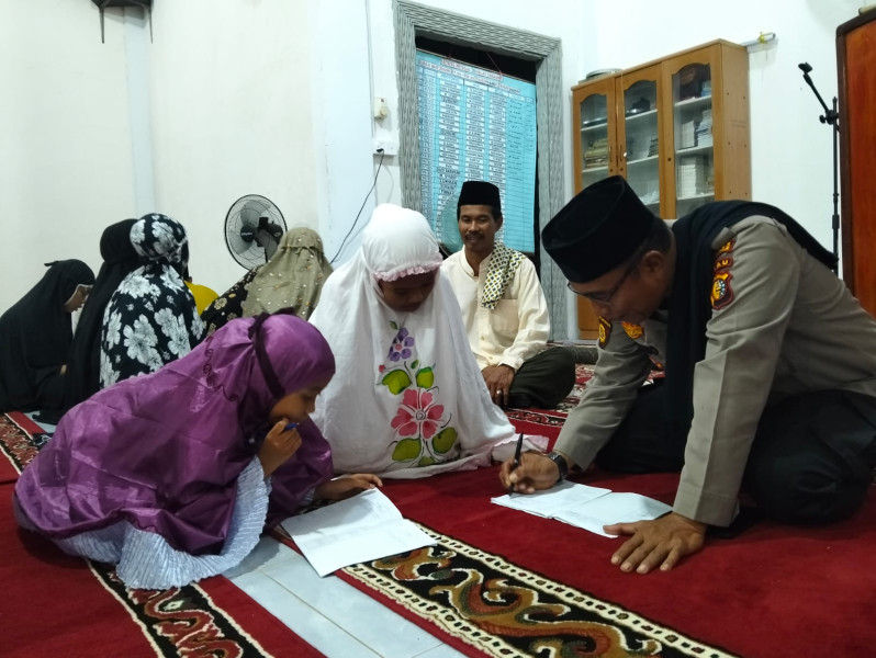 Kapolsek Kateman Safari Ramadhan di Surau Baituddin, Ajak Masyarakat Raih Keberkahan Lailatul Qadar