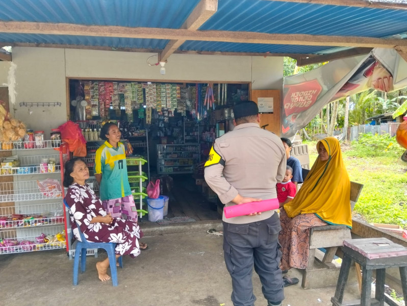 Bhabinkamtibmas Polsek Kateman Ajak Warga Berpartisipasi Aktif di TPS pada Pilkada 2024