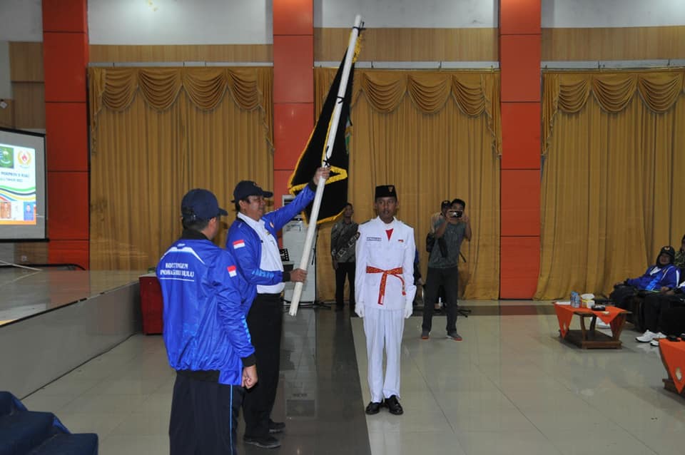 Wakili Bupati Inhu, Hendrizal Kukuhkan Atlet yang Berlaga di Porprov ke-X Riau