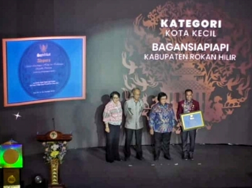 Kabupaten Rokan Hilir Terima Sertifikat Adipura 2022