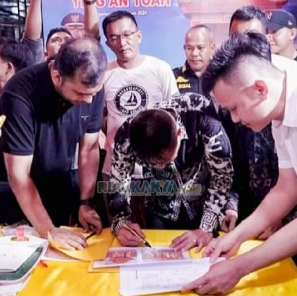 Lakukan Peletakan Batu Pertama, Bupati Rohil Harap Pembangunan Kelenteng Ying An Tuah Lancar