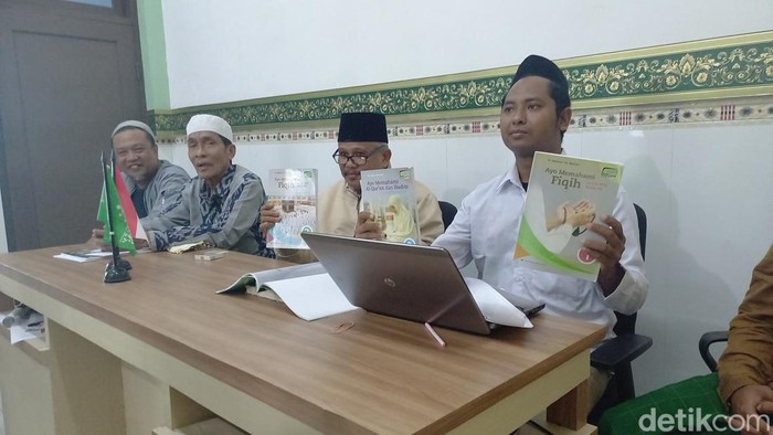 Gawat! 8 Buku Pelajaran MTs Berisi Materi Menyimpang Beredar di Sampang, Madura