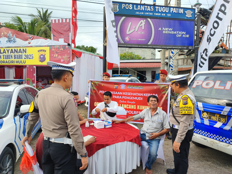Satlantas Polres Inhu Periksa Kesehatan Sopir Kendaraan Angkutan