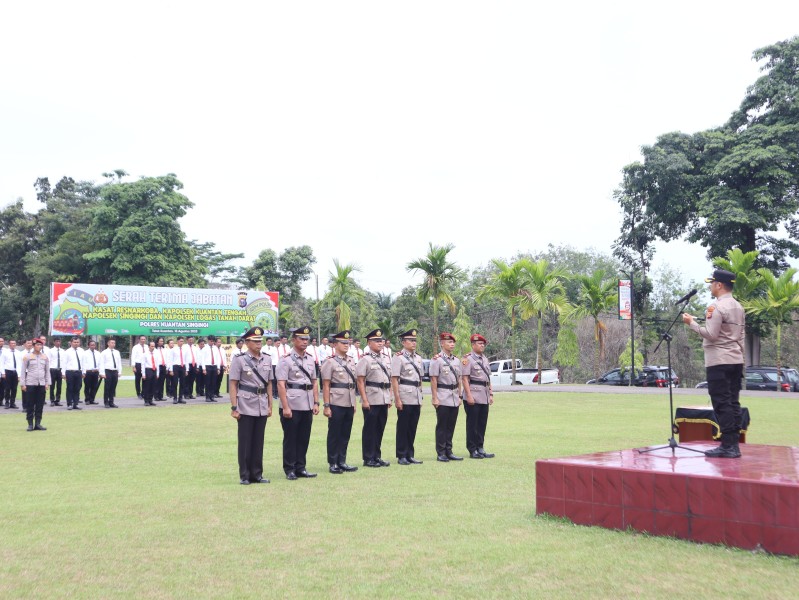 Kapolres Kuansing Pimpin Sertijab Kasat Res Narkoba  Sejumlah Kapolsek, Tegaskan Integritas Dan Pengabdian