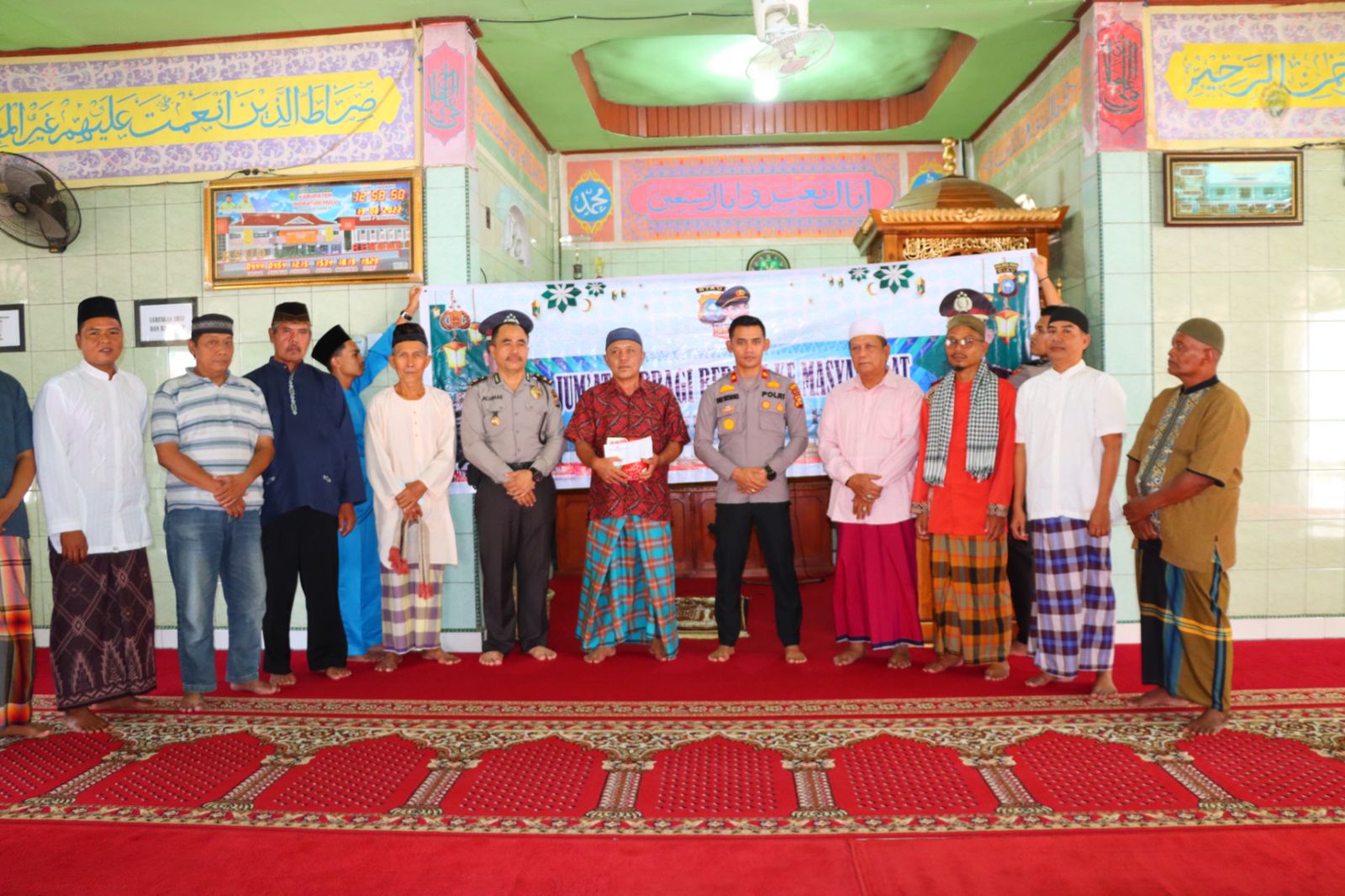 Program Jubah Emas Polres Inhu Salurkan Bantuan Untuk Masjid di Rengat