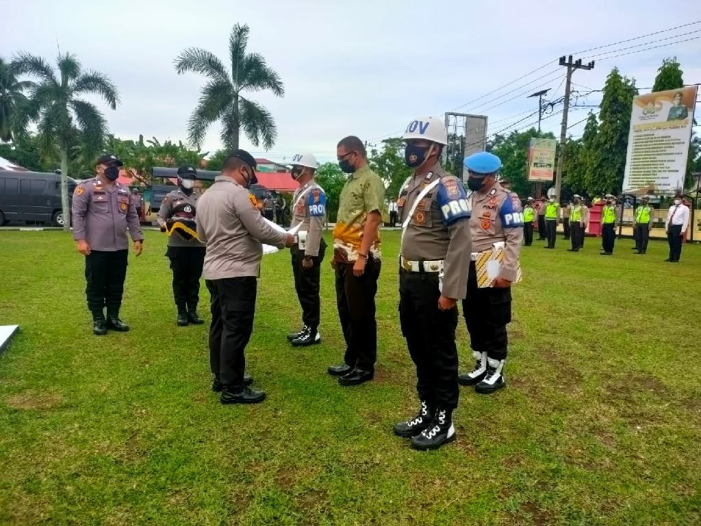Polres Kampar Gelar Upacara PTDH Salahsatu Personel yang Terbukti Langgar Kode Etik