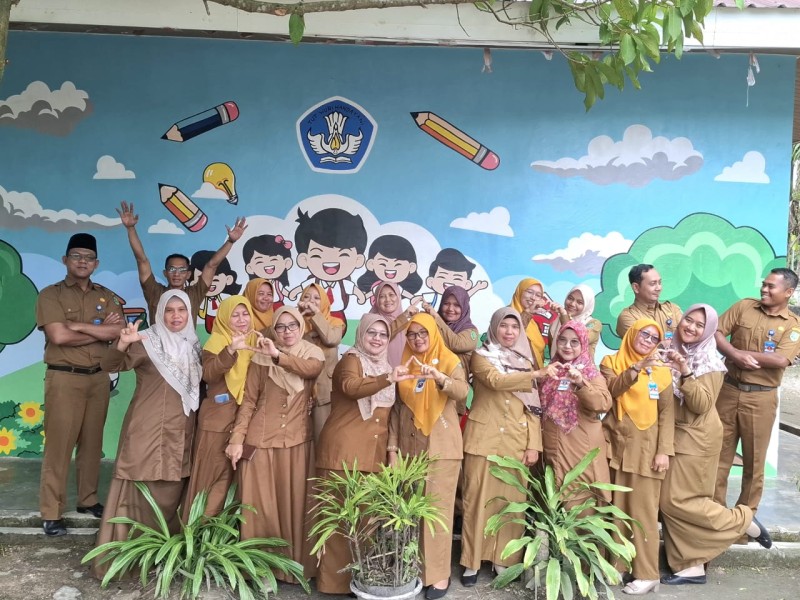 Asesmen Hari Kedua di SDN 010 Seresam, Pengawas Korwil Pendidikan Lakukan Peninjauan