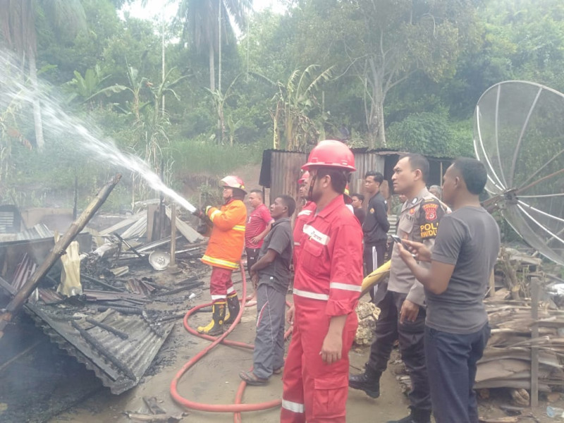 Kebakaran Menghanguskan 3 Rumah di Padang Sakti : Kerugian Material Capai 500 Juta Rupiah