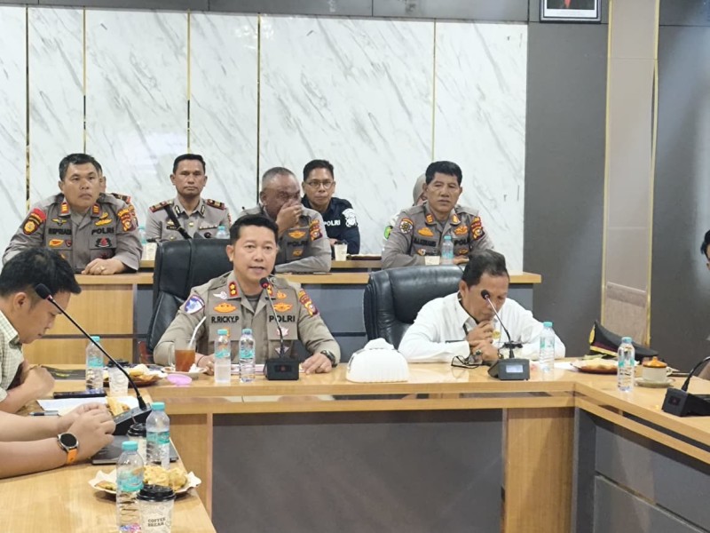 Kapolres Kuansing Tegaskan Kesiapan Pengamanan Festival Pacu Jalur Tradisional 2025 Dalam Zoom Meeting Bersama Polda Riau