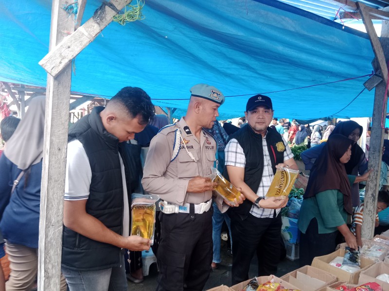 Jaga Keseimbangan Minyak Subsidi, Kapolsek beserta Kanit Reskrim LBJ Melakukan Pengecekan Minyakita