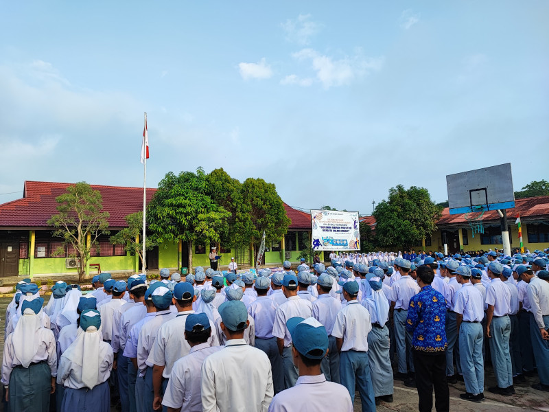 Sempena Operasi Keselamatan, Kasat Lantas Polres Inhu Jadi Irup di SMKN I Rengat