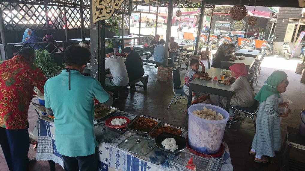 Jum'at Barokah, Satreskrim Polres Kampar Bagikan Makan Siang ke Panti Asuhan Serta Dhuafa