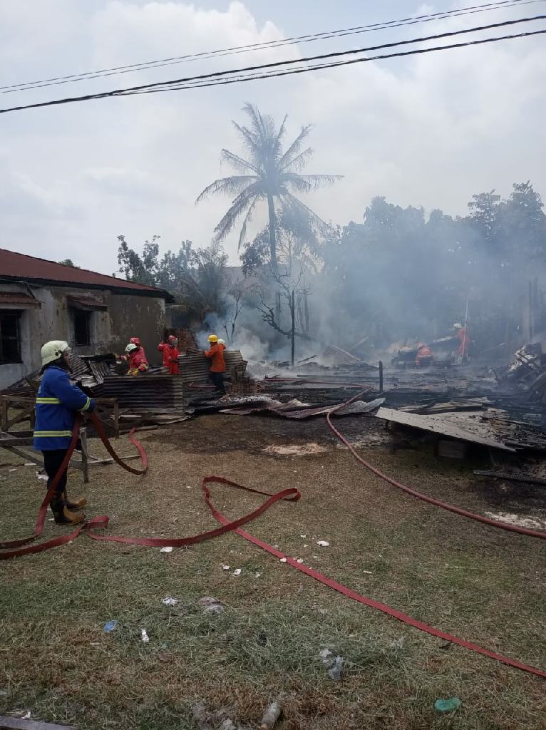Api Membakar Rumah Warga di Pekanbaru Hingga Rata dengan Tanah