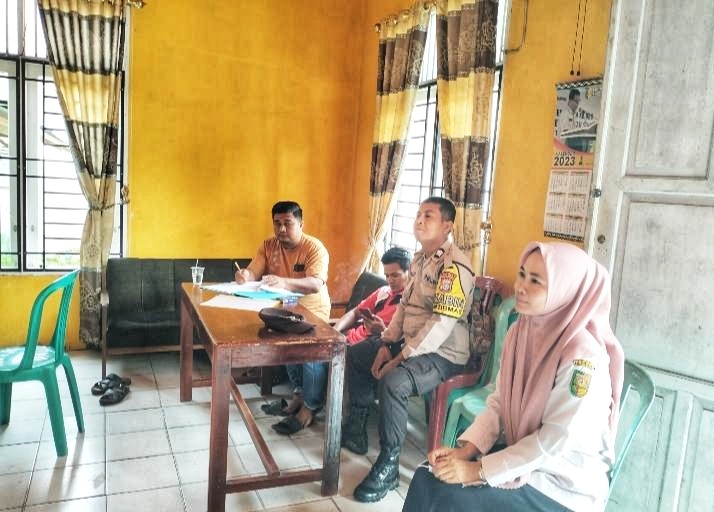 Dukung Ketahanan Pangan, Polsek Benai Koordinasi Penanaman Jagung Pipil di Desa Jalur Patah.