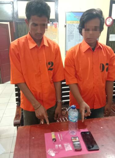2 Pelaku Narkoba Diciduk Tim Opsnal Polsek Tapung di Desa Bencah Kelubi