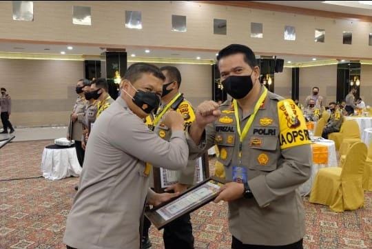 Luar Biasa, Polres Inhu Raih Dua Penghargaan Bergengsi Dari Kapolda Riau