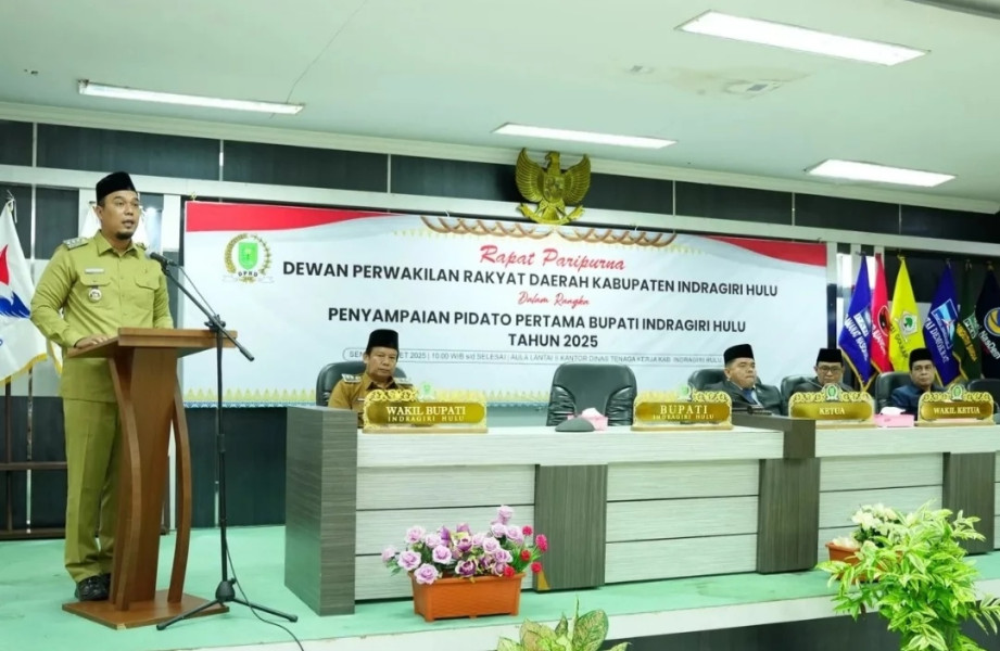 Sampaikan Pidato Pertama,Bupati Ade Agus Hartanto Sampaikan Visi Misi