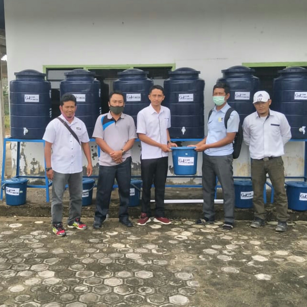 Atasi Covid-19, PT. Inecda Bantu Desa Sibabat Tanki Air untuk Cuci Tangan