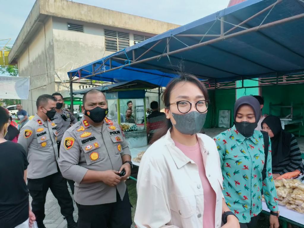 Belanja Kuliner Khas Kampar, Kapolres Didampingi Ketua Bhayangkari Sampaikan Imbauan 