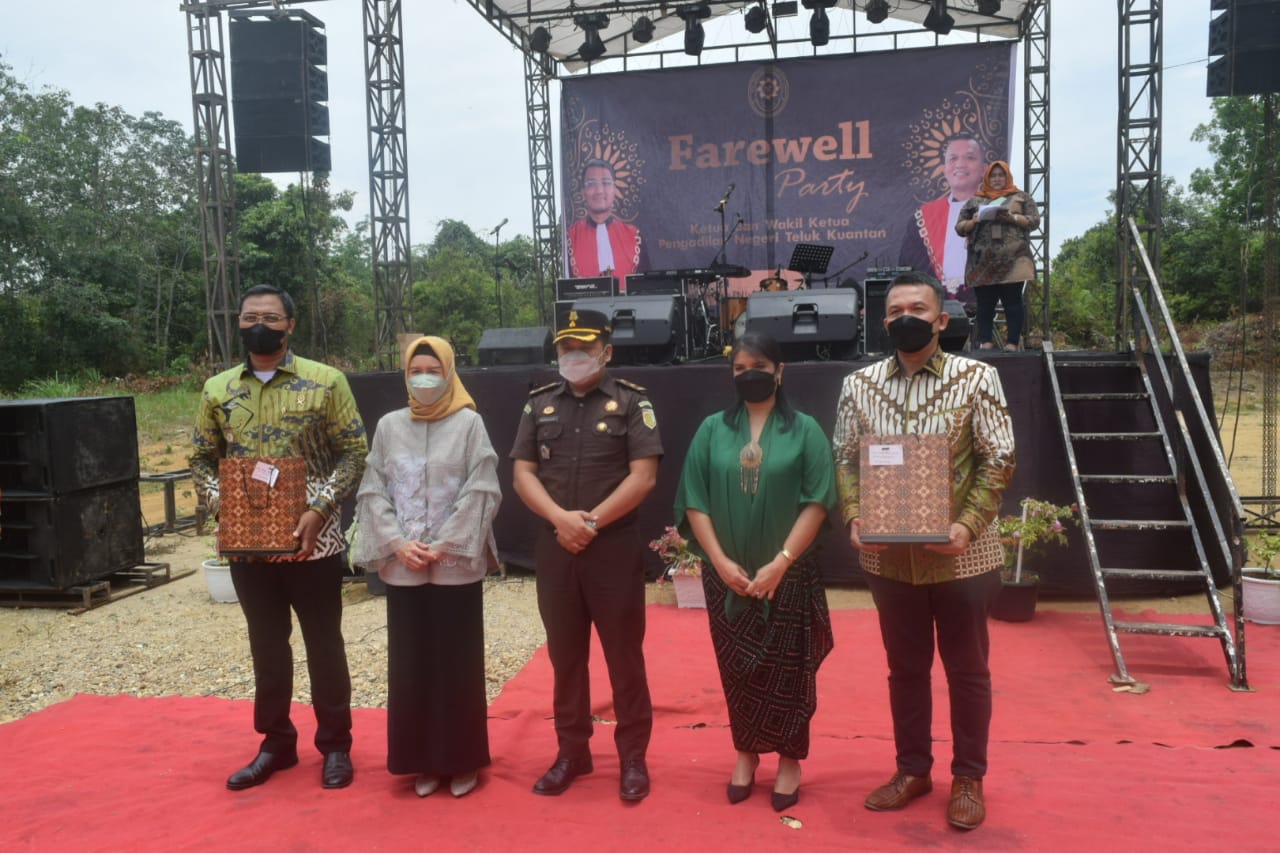 Plt Bupati Hadiri  'Farewell Party' Ketua dan Wakil ketua PN Teluk Kuantan