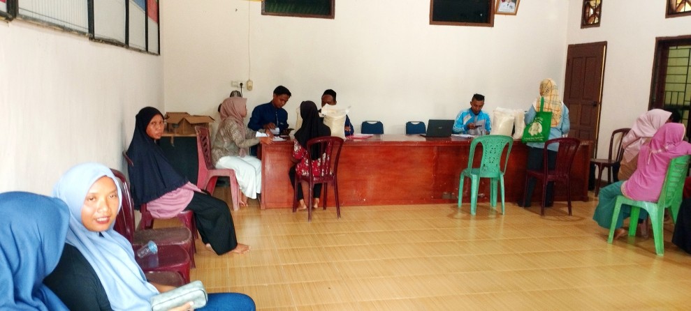 KPM 2 Desa Terima Bantuan Pangan Berupa Beras dari Pemerintah