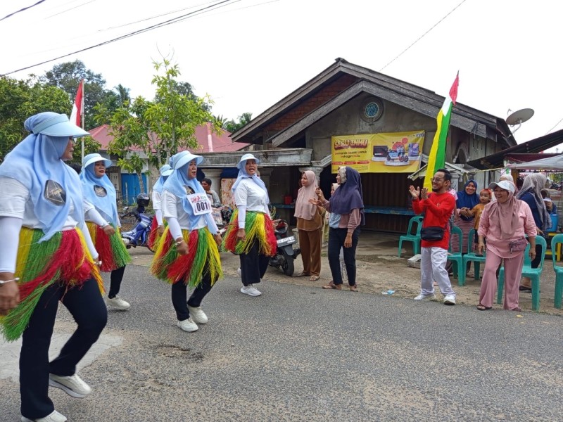 Lomba Gerak Jalan Jadi Ajang Silaturahmi dan Kreativitas Warga Pasir Kemilu