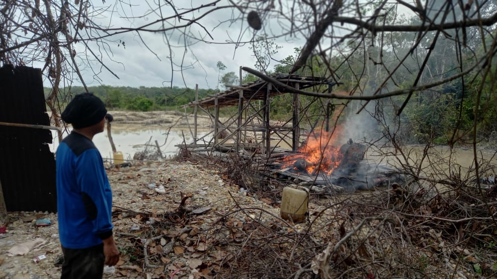 Tertibkan PETI, Kapolsek Kuantan Hilir Polres Kuansing Terjun Langsung Ke TKP.