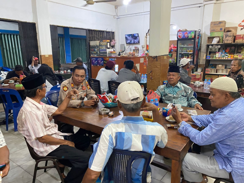 Jaga Suasana Sitkamtibmas Kondusif di Kateman, Kapolsek Pimpin Giat Jumat Curhat Polsek Kateman