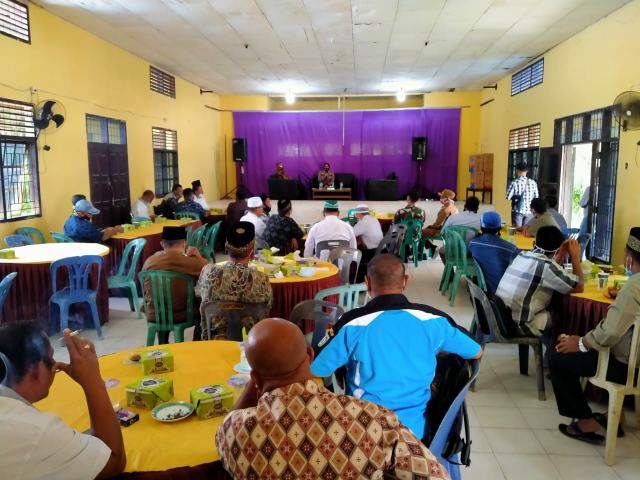 Kapolsek dan Tokoh Masyarakat Hadiri Coffe Morning Upika Bukit Kapur 