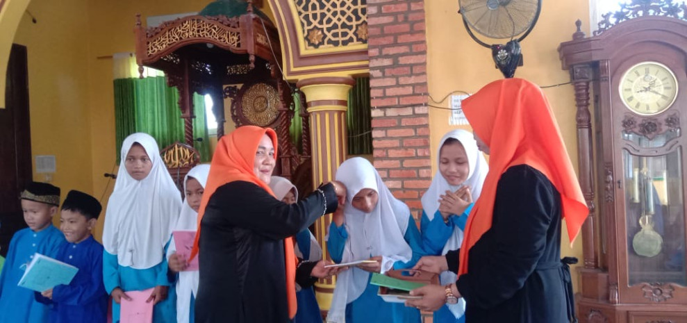 Ceramah, Rebana, dan Hafalan Qur’an Meriahkan Peringatan Isra Miraj di SD Negeri 021 Pasir Kemilu