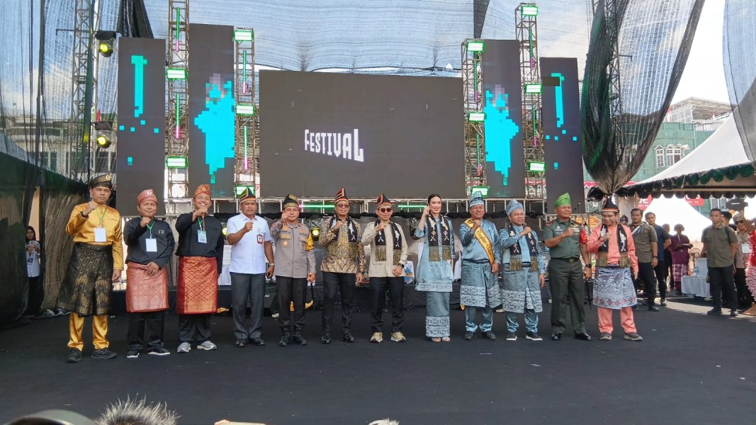 Pacu Jalur Resmi Dibuka Menteri Pariwisata