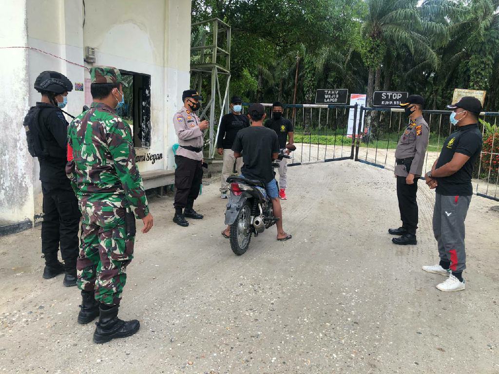 Jelang PSU di Rohul, Personel Sat Brimob Polda Riau dan TNI Gelar Razia Gabungan 