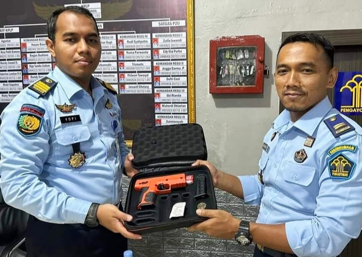 Perkuat Pengamanan, Lapas Bagansiapiapi Lengkapi Petugas dengan Pistol Less Lethal