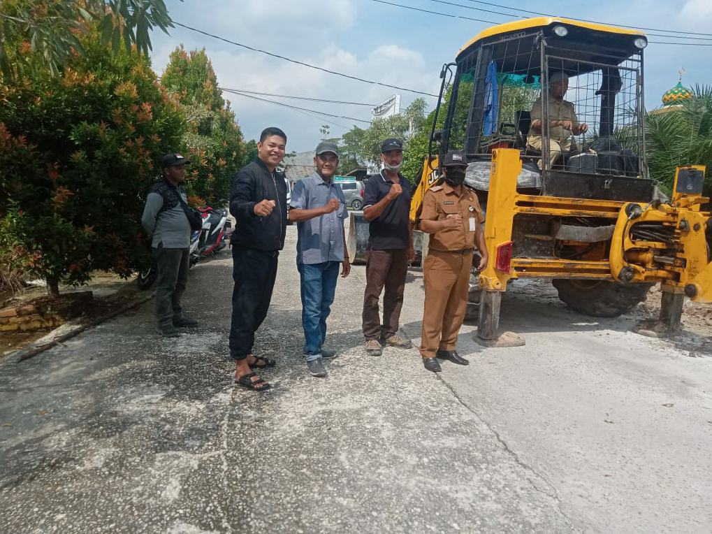 Normalisasi Drainase, Lurah Tangkerang Barat Turunkan Alat Berat 