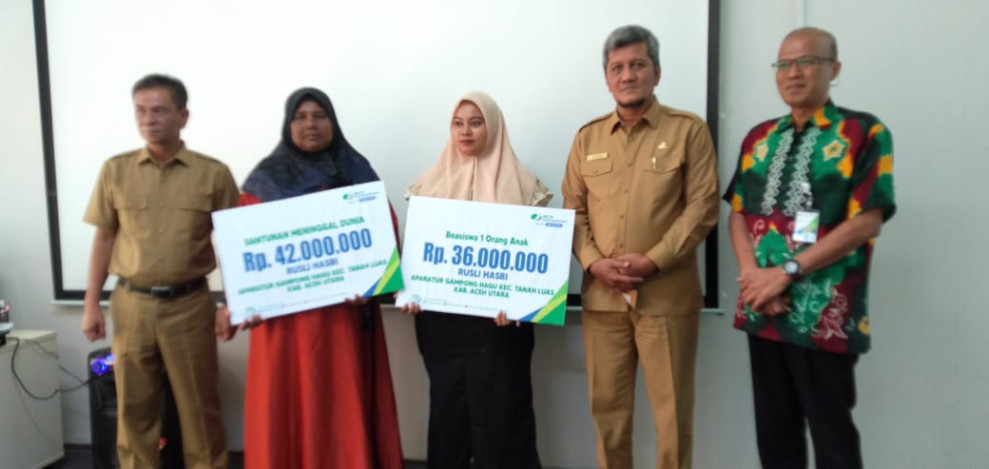 BPJS Ketenagakerjaan, dan Pj Sekda Aceh Utara Serahkan Santunan Kematian untuk Aparatur Desa