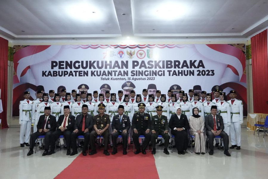 Kukuhkan Pasikibraka Kabupaten Bupati Minta Tunaikan Tugas Dengan Baik