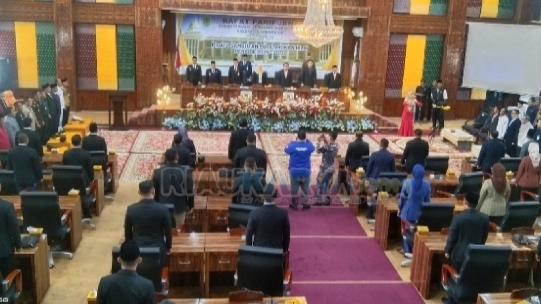 Dalam Rapat Paripurna DPRD, Bupati Rohil Sampaikan Pidato Sambutan